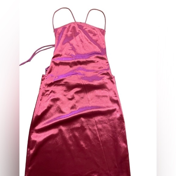 Motel Kozue satin dress in red - Picture 5 of 5